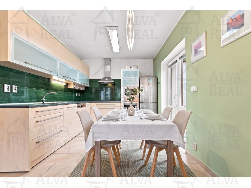 Image detail - Prodej RD v Dolních Kounicích o dispozici 3+kk, CP 984 m², terasa, garáž.