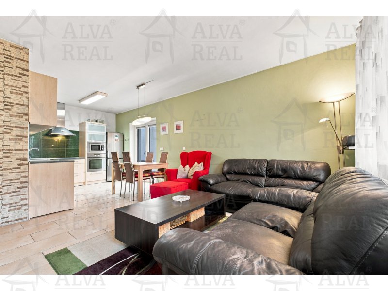 Image detail - Prodej RD v Dolních Kounicích o dispozici 3+kk, CP 984 m², terasa, garáž.