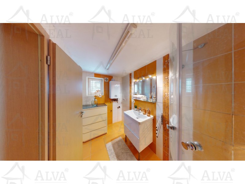 Image detail - Prodej RD v Dolních Kounicích o dispozici 3+kk, CP 984 m², terasa, garáž.