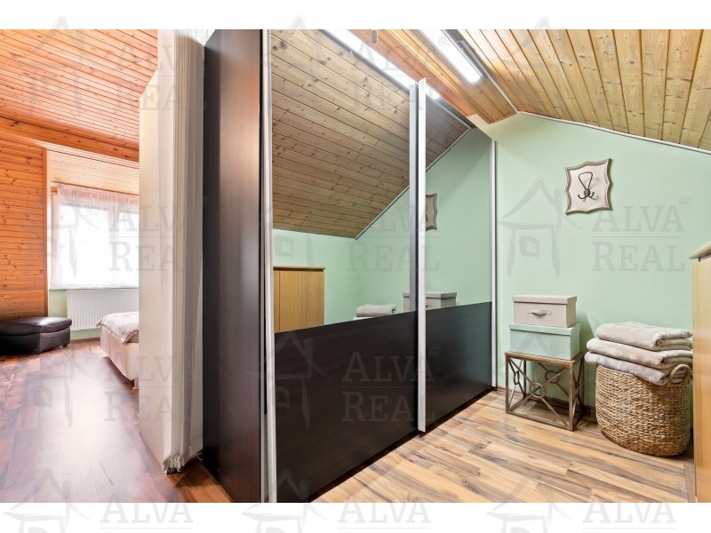 Image detail - Prodej RD v Dolních Kounicích o dispozici 3+kk, CP 984 m², terasa, garáž.