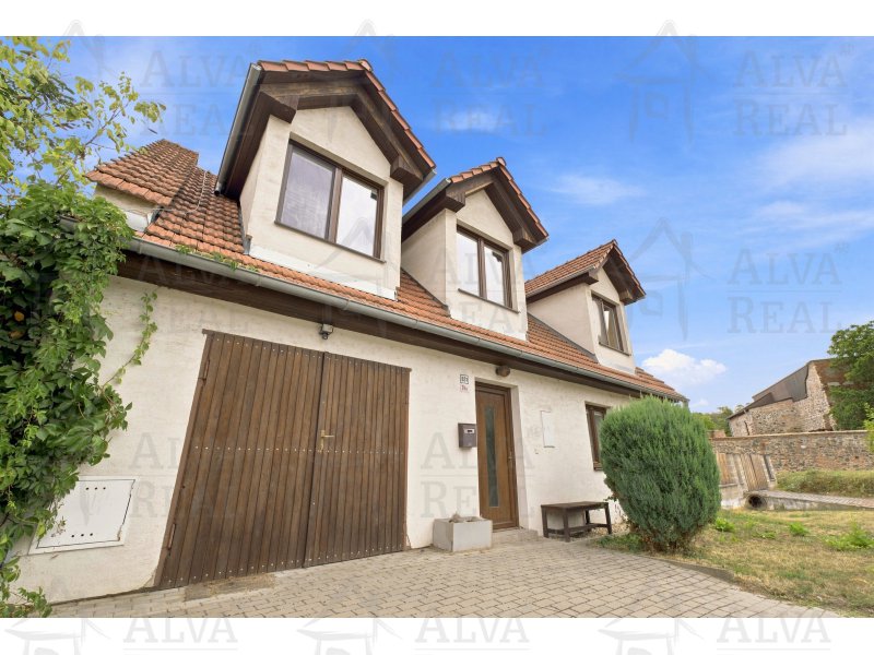 Image detail - Prodej RD v Dolních Kounicích o dispozici 3+kk, CP 984 m², terasa, garáž.