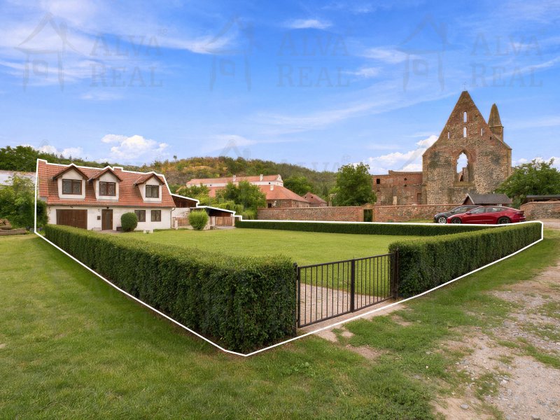 Image detail - Prodej RD v Dolních Kounicích o dispozici 3+kk, CP 984 m², terasa, garáž.